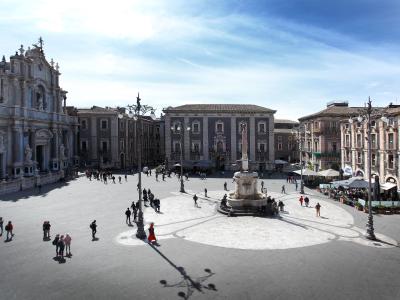 Palazzo dei Chierici, veduta da piazza duomo