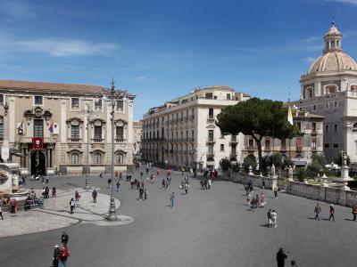 PIAZZA DUOMO, veduta cupola badia di sant'Agata