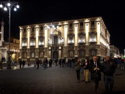 PIAZZA DUOMO, veduta palazzo degli elefanti