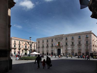 PIAZZA UNIVERSITA', Palazzo San Giuliano università degli studi 