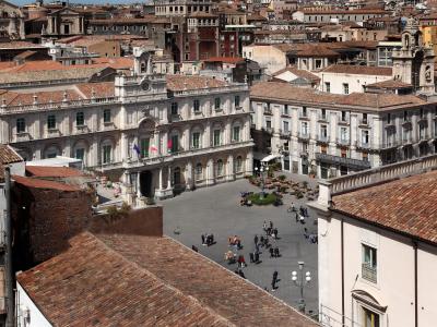 PIAZZA UNIVERSITA', veduta dall'alto