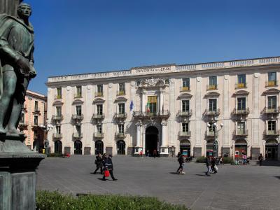 PIAZZA UNIVERSITA', Palazzo San Giuliano