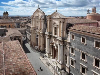 Veduta dall'alto verso la chiesa San Francesco Borgia 