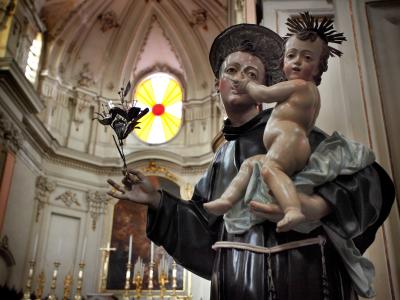 San Francesco con Gesù bambino, statua lignea policroma